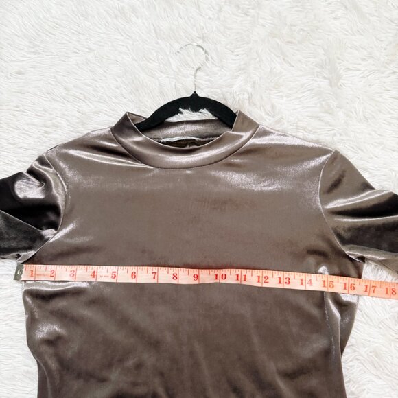 Women Zara Crew Neck Velvid Short Sleeve Midi T-Shirt Dress in Taupe Size Medium - Picture 4 of 7